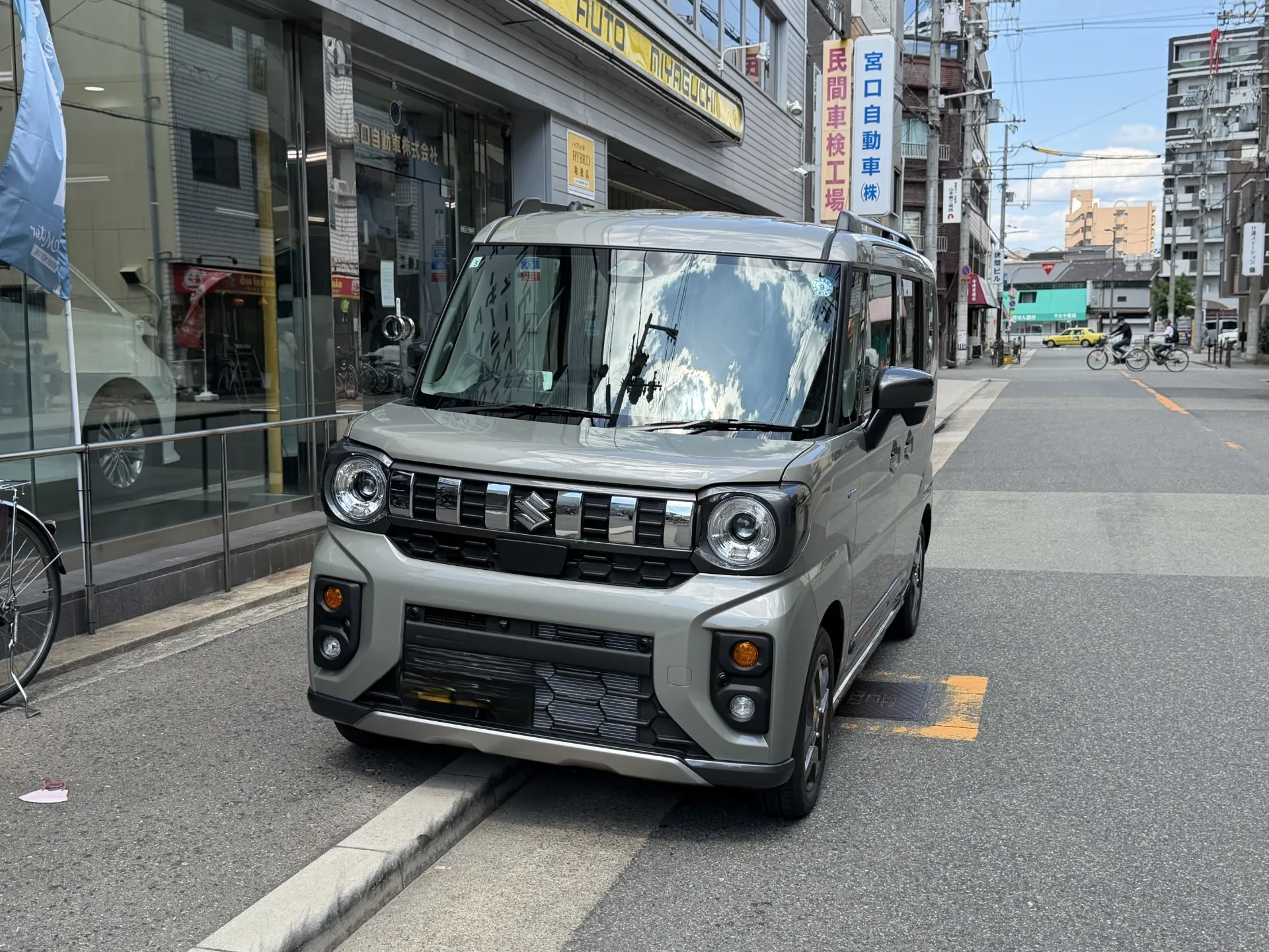 新車スペーシアギアへ!エンブレムで差が出る!宮口自動車株式会社です